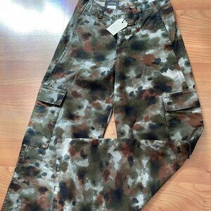 NEW! Levi Strauss / Levi's SIZE 23 X 30 Moss Green Camo Womens Cargo Pants 2023